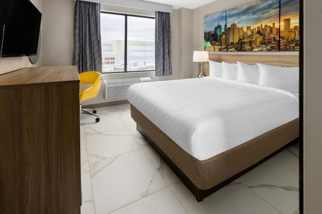 Days Inn by Wyndham Staten Island - View 6