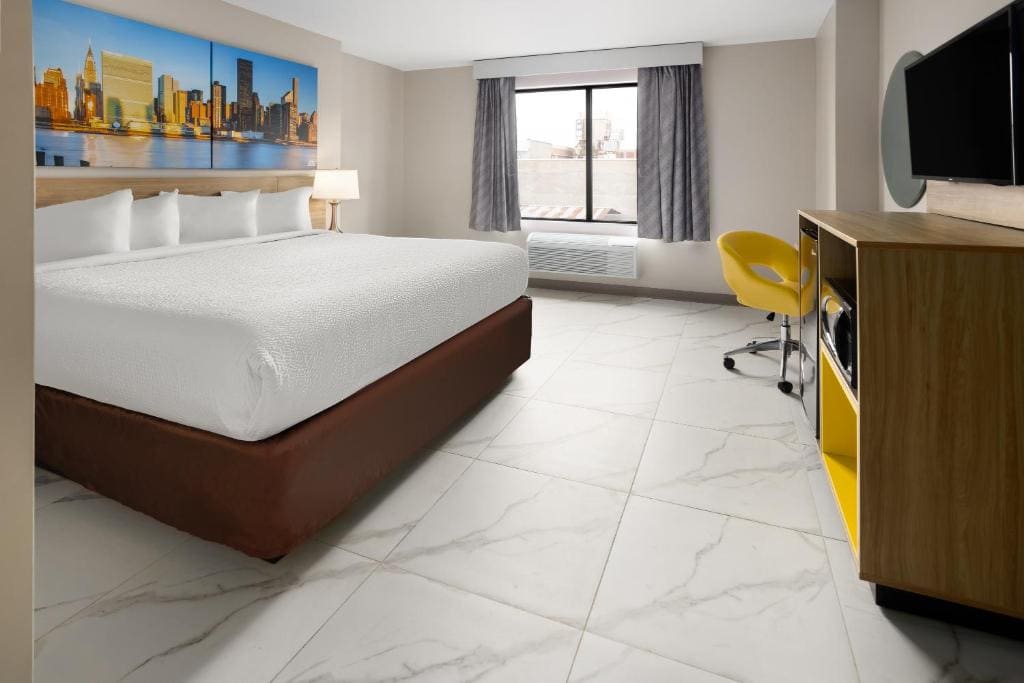 Days Inn by Wyndham Staten Island - View 2