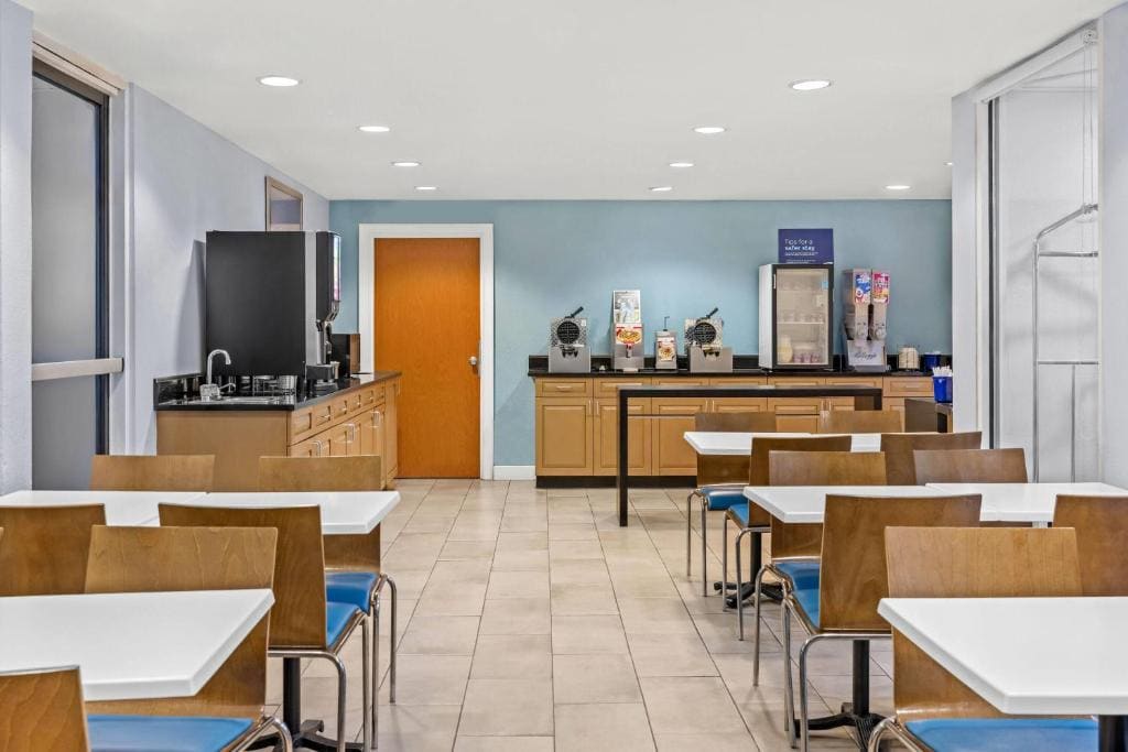 Days Inn by Wyndham Chattanooga/Hamilton Place - View 3