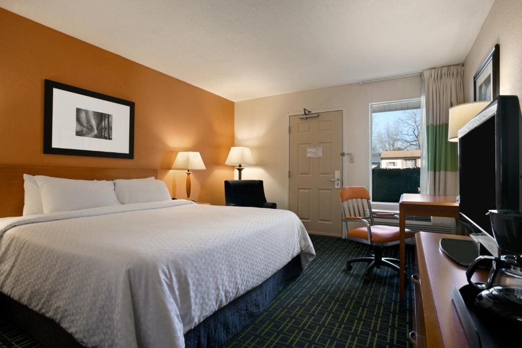 Days Inn by Wyndham Chattanooga/Hamilton Place - View 2