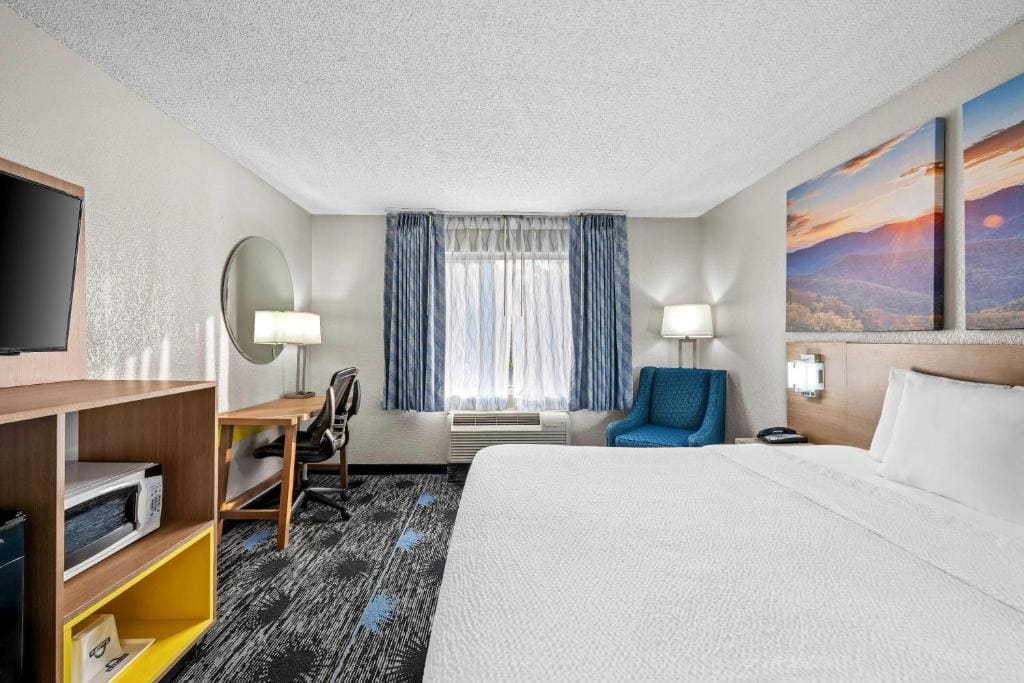 Days Inn by Wyndham Chattanooga/Hamilton Place - View 7