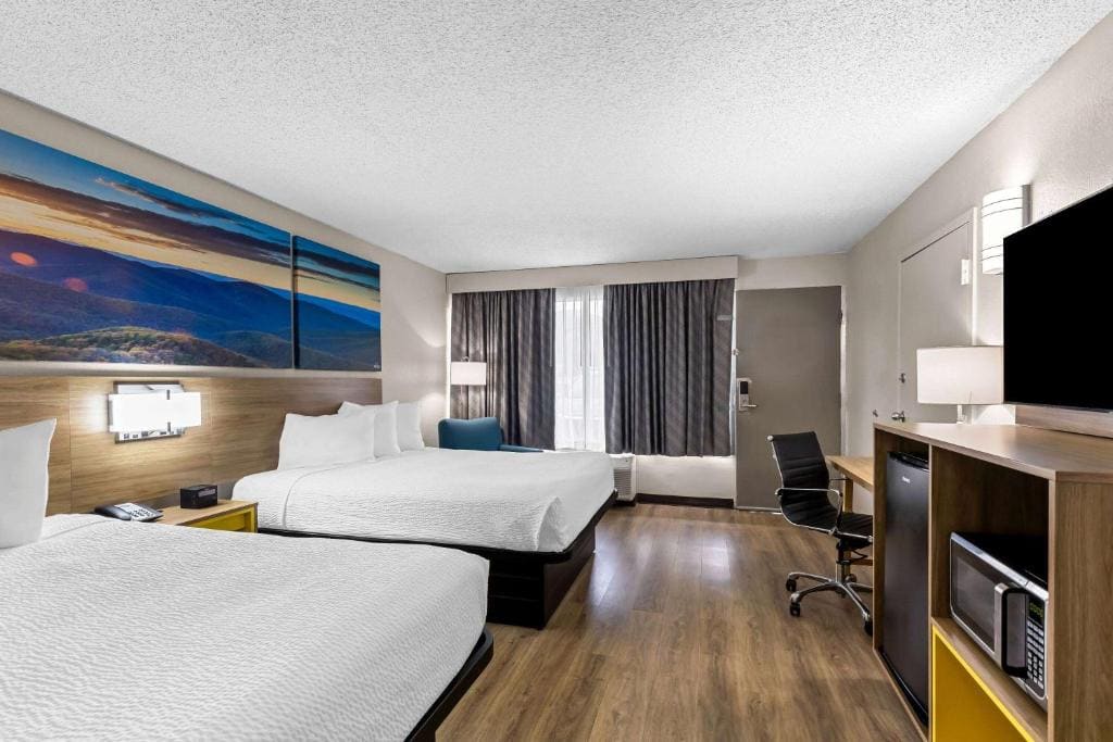 Days Inn by Wyndham Clayton - View 2