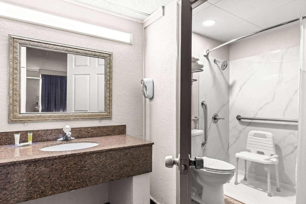 Days Inn by Wyndham Clayton - View 3