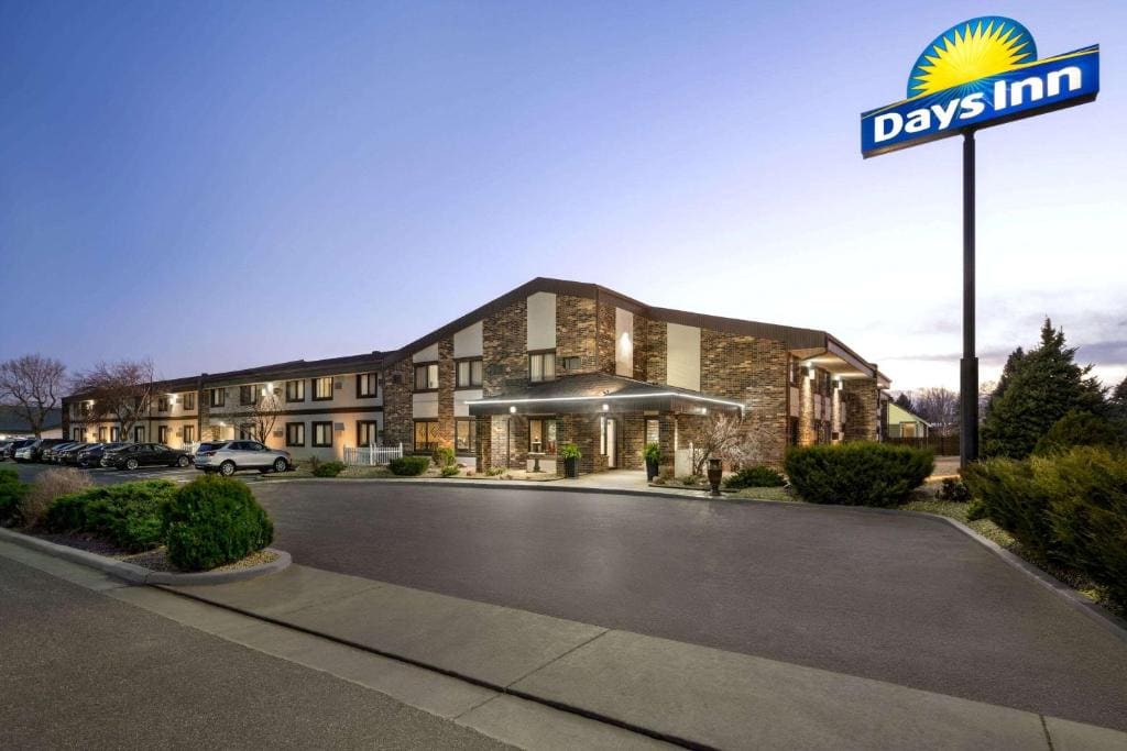 Days Inn by Wyndham Fort Collins - View 5