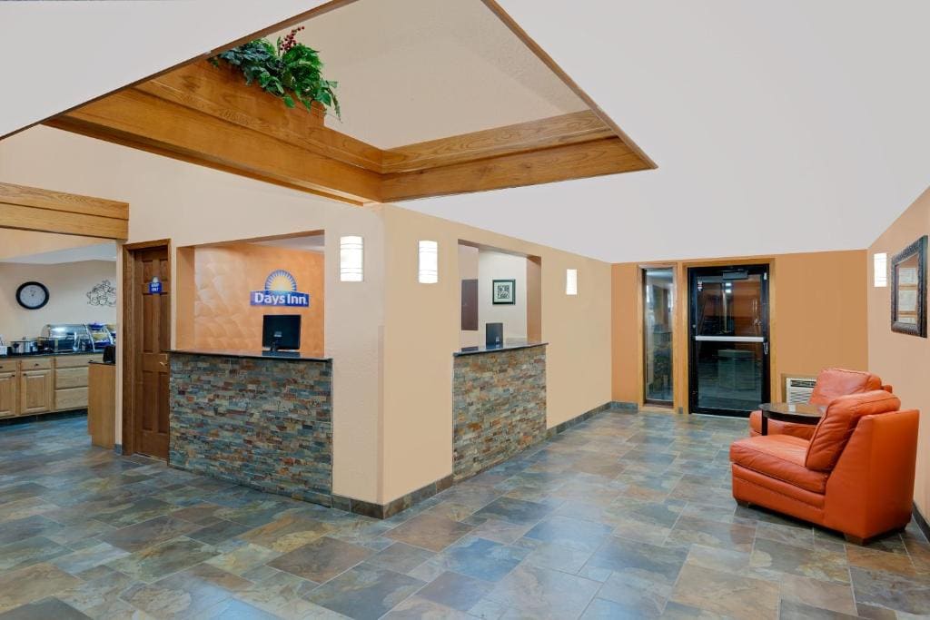 Days Inn by Wyndham Fort Dodge - View 3