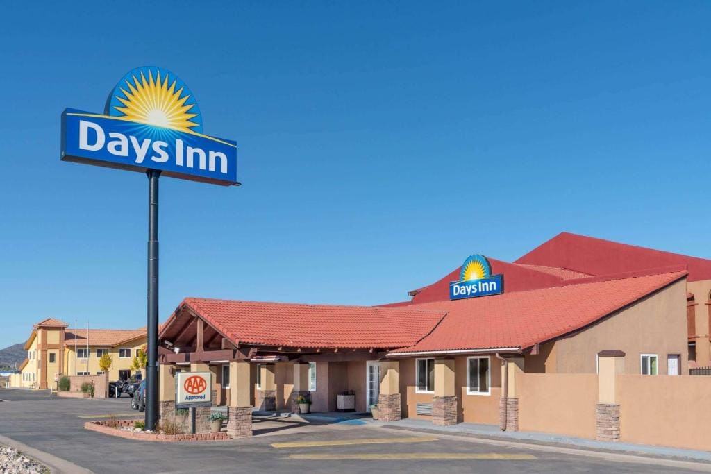 Days Inn by Wyndham Grants - View 4