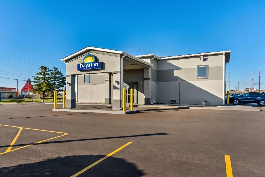 Days Inn by Wyndham Indianapolis East Post Road - Main view