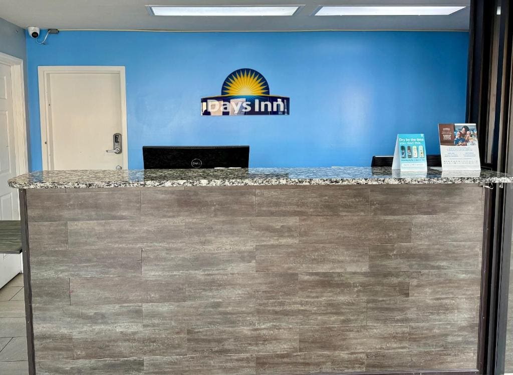 Days Inn by Wyndham Morristown - View 4