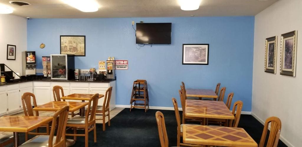 Days Inn by Wyndham Roswell - View 5