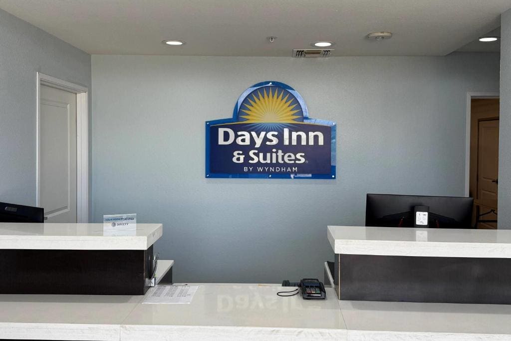 Days Inn & Suites by Wyndham Colorado City/I-20 - View 4