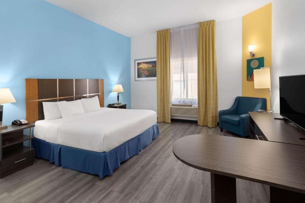 Days Inn & Suites by Wyndham Lubbock Medical Center - View 6