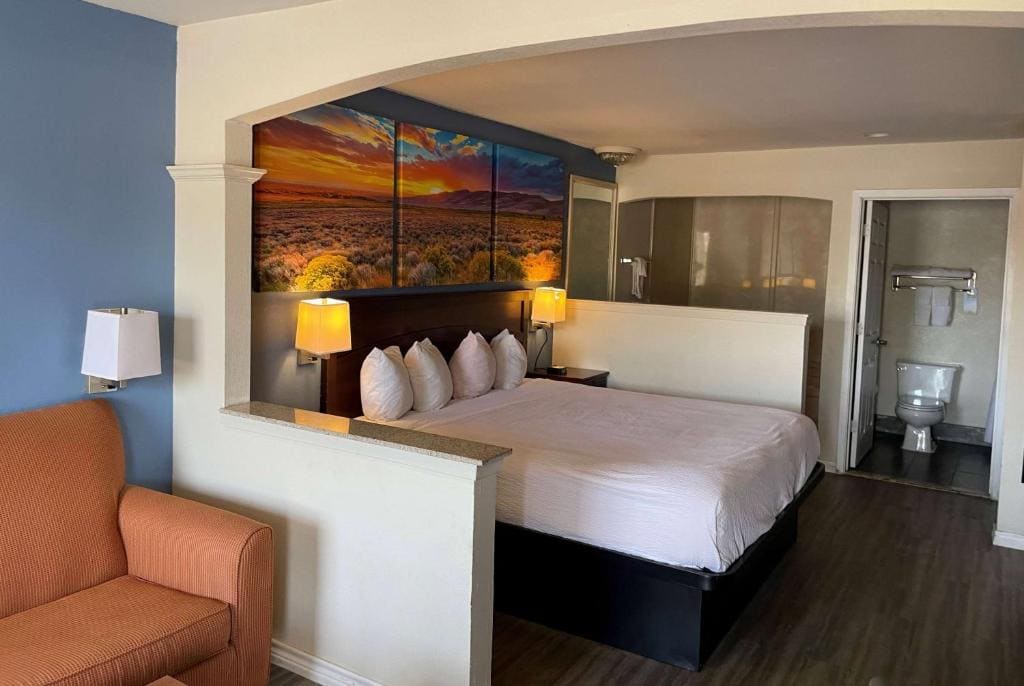 Days Inn by Wyndham Nacogdoches/SFA University/Downtown - View 2