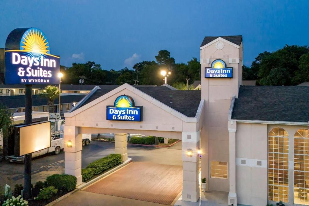 Days Inn by Wyndham Nacogdoches/SFA University/Downtown - View 6
