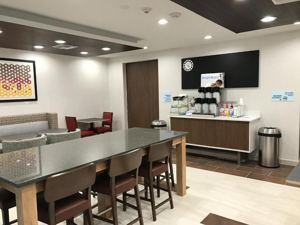 Holiday Inn Express - Naples South - I-75 by IHG - View 3