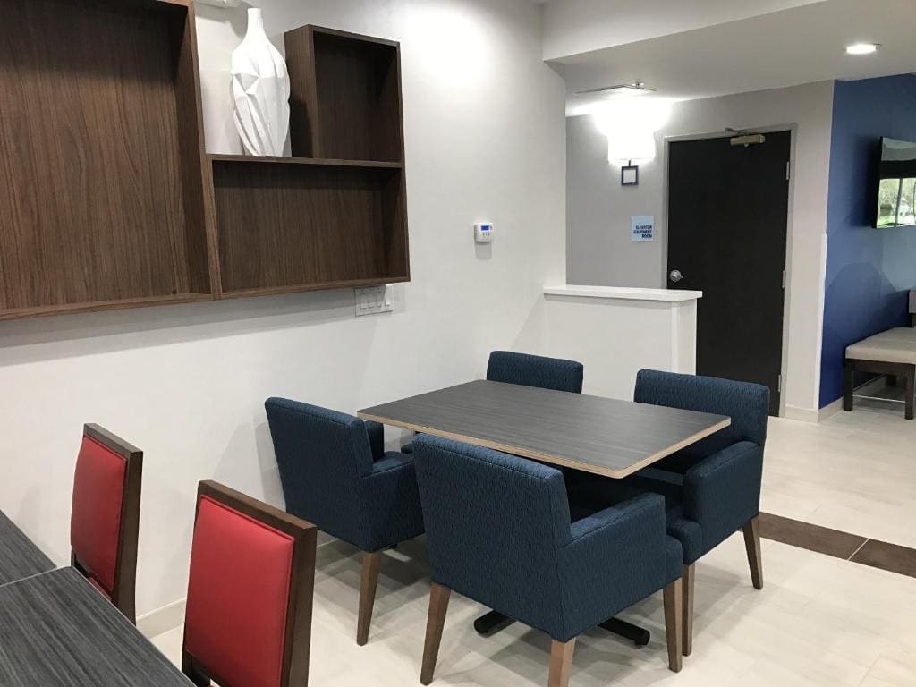 Holiday Inn Express - Naples South - I-75 by IHG - View 5