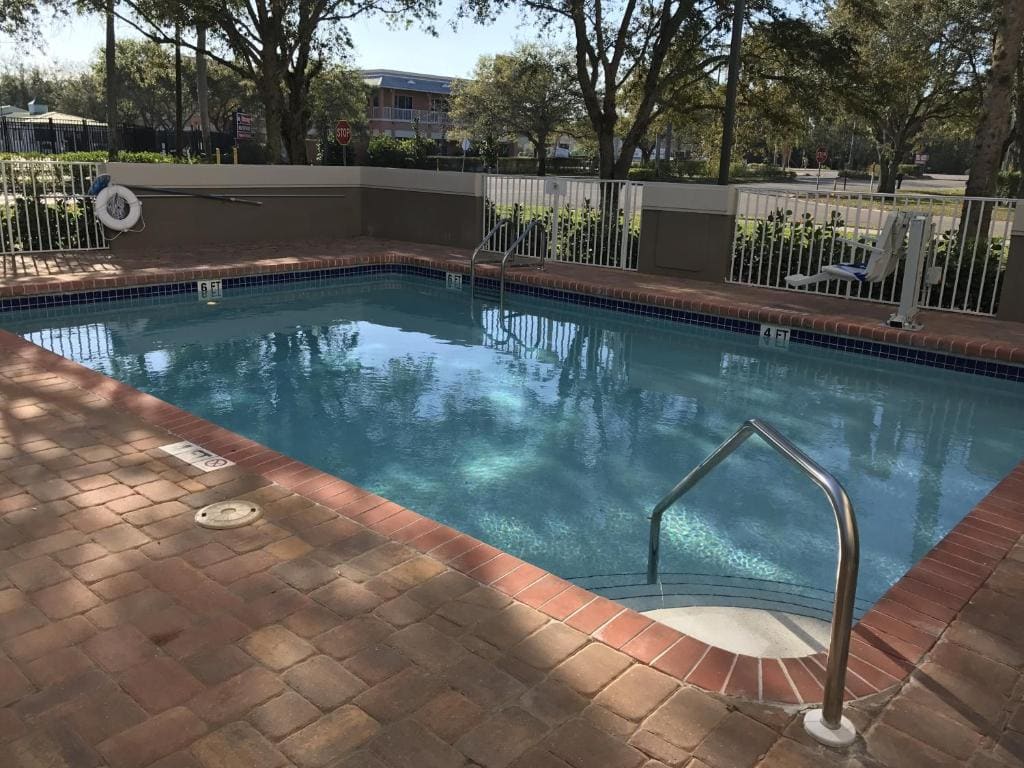 Holiday Inn Express - Naples South - I-75 by IHG - View 4