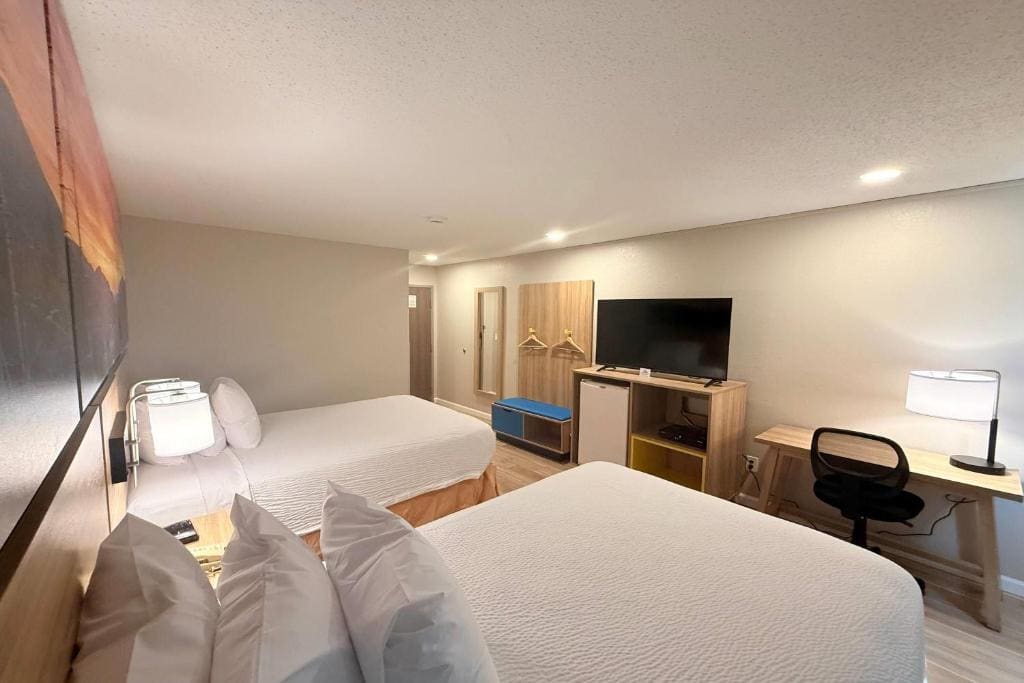 Days Inn by Wyndham Torrington - View 7
