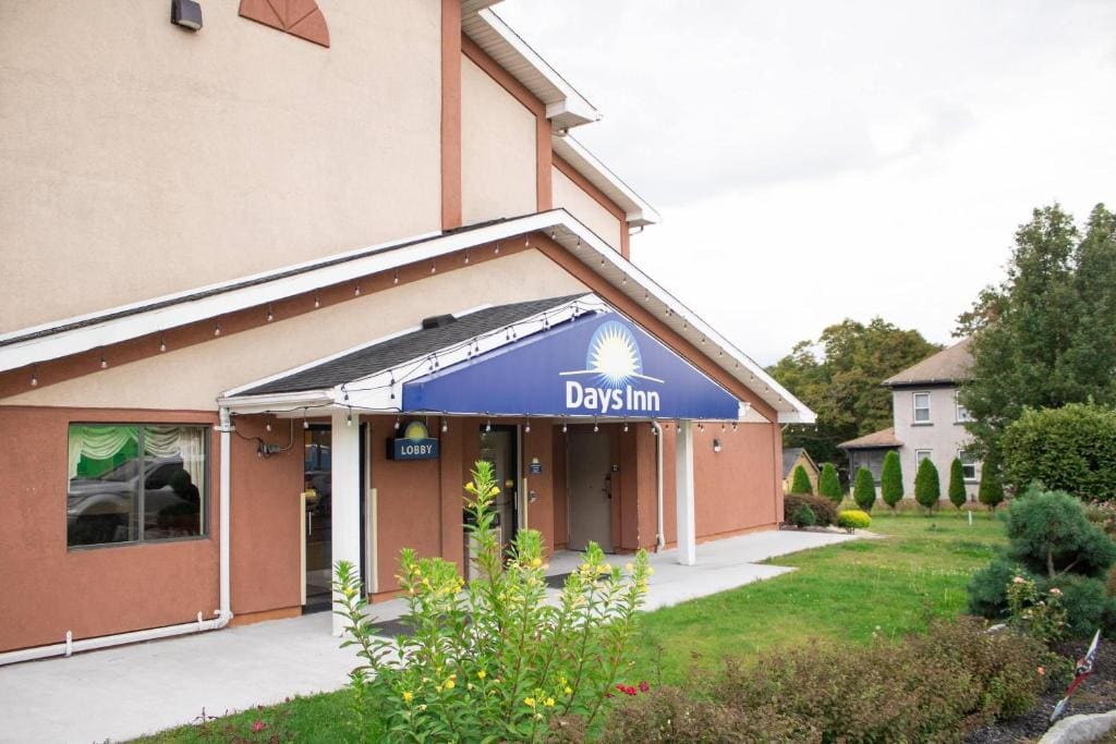 Days Inn by Wyndham Torrington - Main view