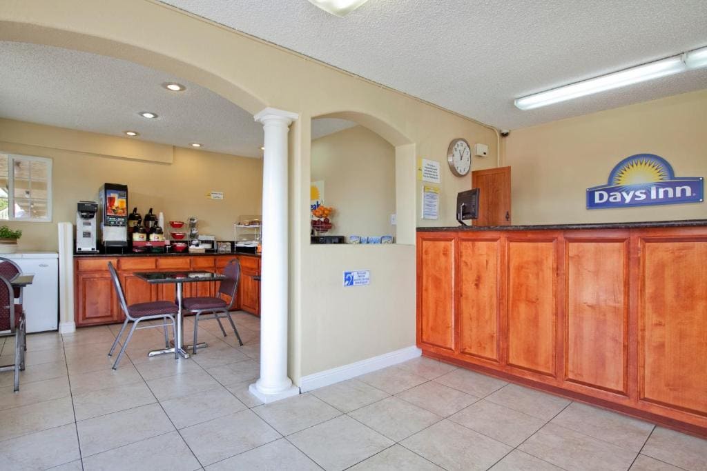 Days Inn by Wyndham Turlock - View 3