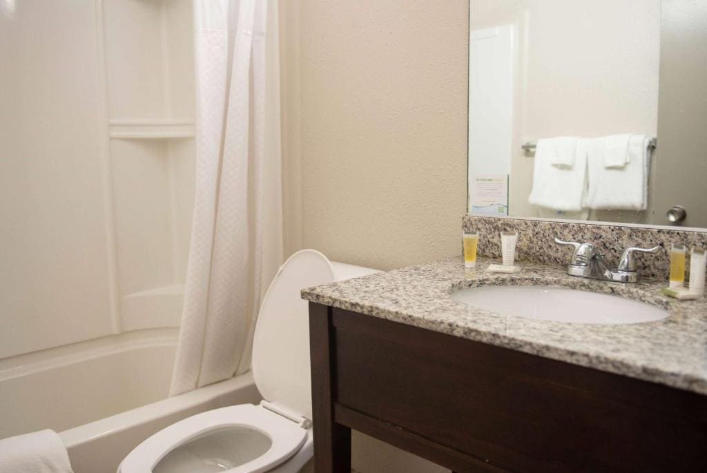 Days Inn by Wyndham Waynesboro - View 5