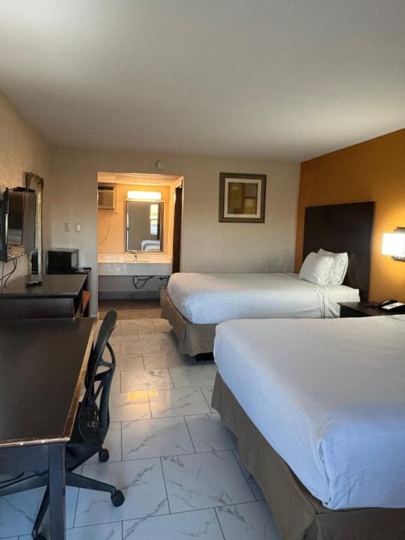 Nendels Inn & Suites Dodge City Airport - View 6