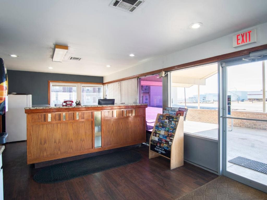 Nendels Inn & Suites Dodge City Airport - View 5