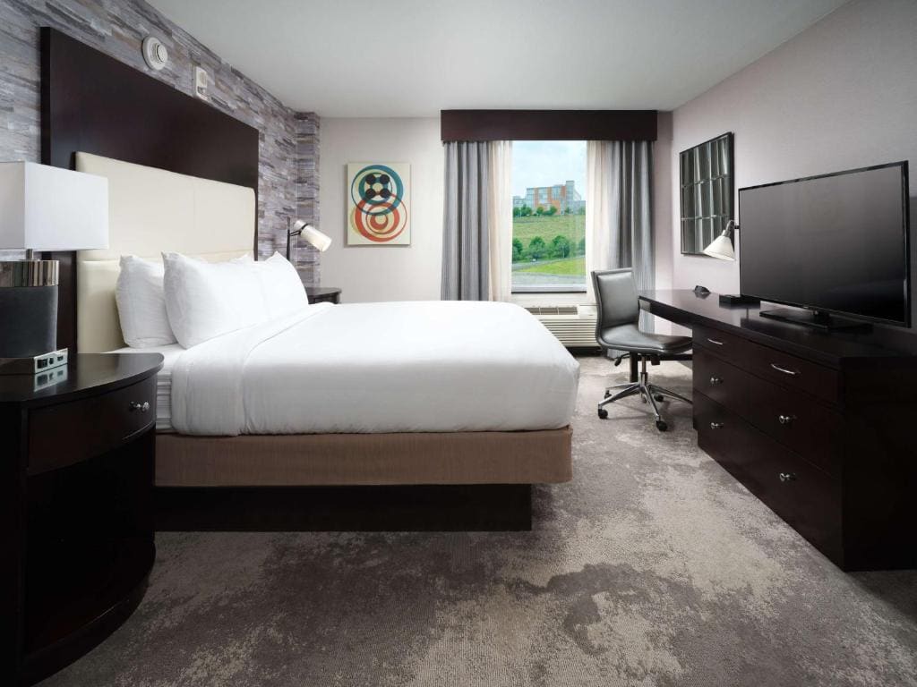 DoubleTree by Hilton Hotel Chattanooga Downtown - View 2