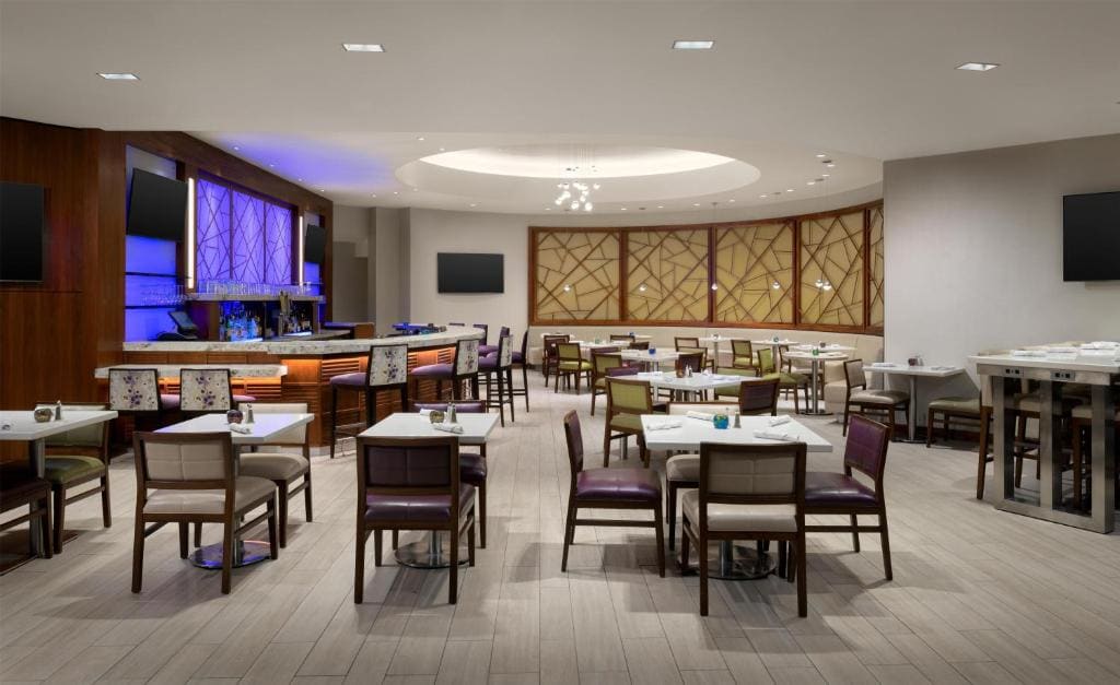 DoubleTree Suites by Hilton Phoenix - View 4