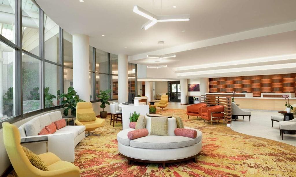 DoubleTree Suites by Hilton Phoenix - View 5