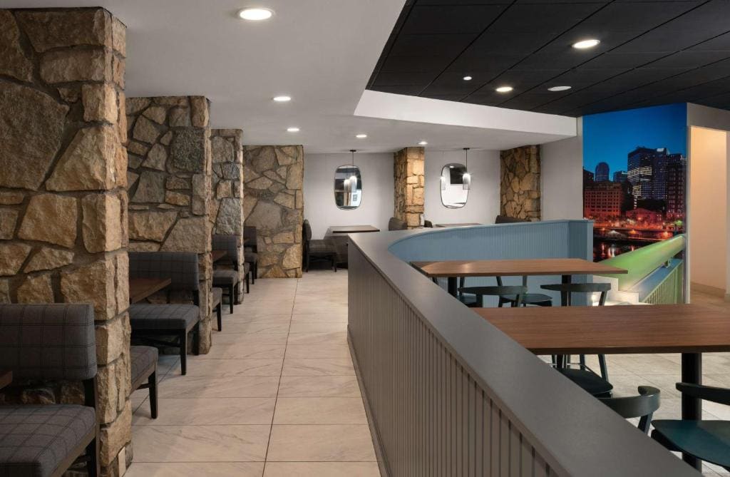 DoubleTree by Hilton Pittsburgh Airport - View 5