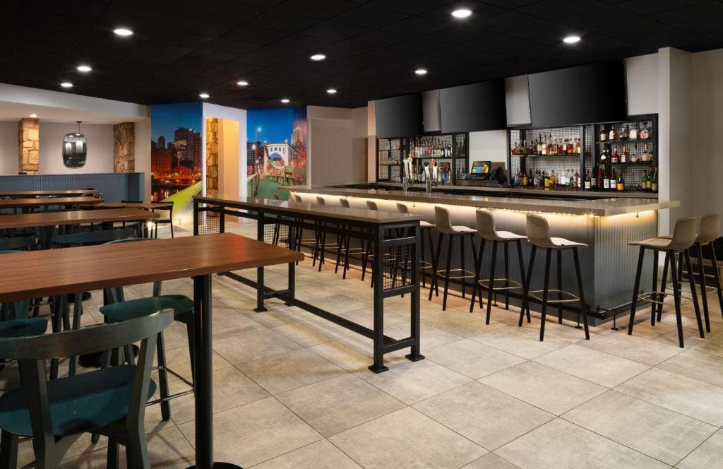 DoubleTree by Hilton Pittsburgh Airport - View 4