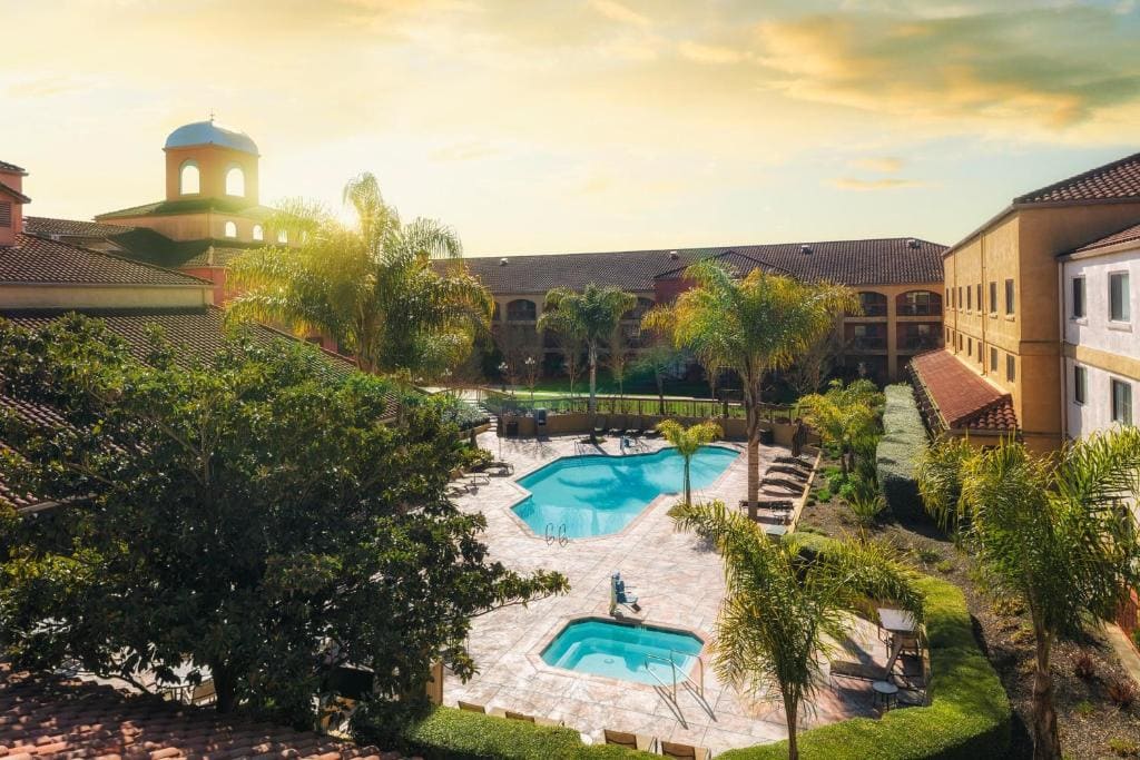 DoubleTree by Hilton Sonoma Wine Country - View 3