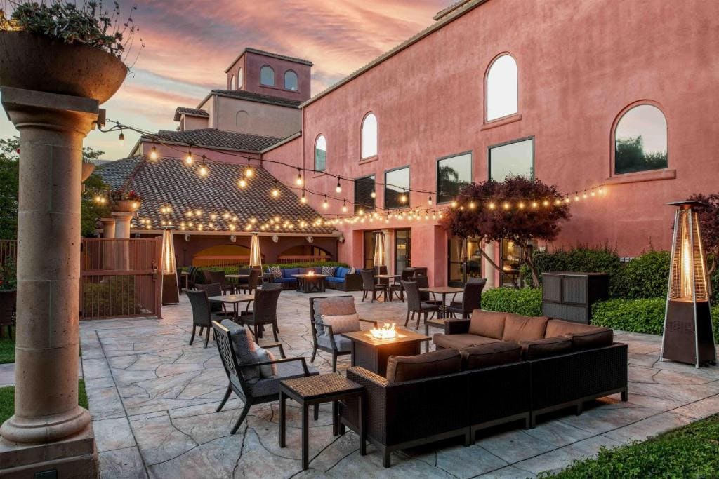 DoubleTree by Hilton Sonoma Wine Country - View 4