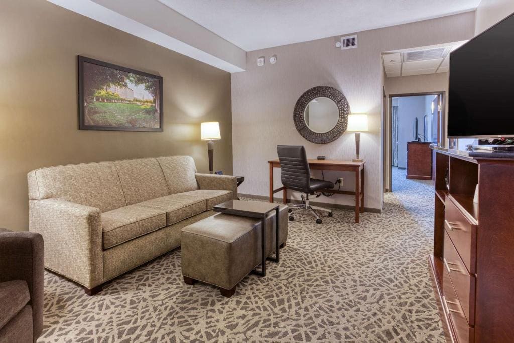 Drury Inn & Suites Cincinnati Northeast Mason - View 7