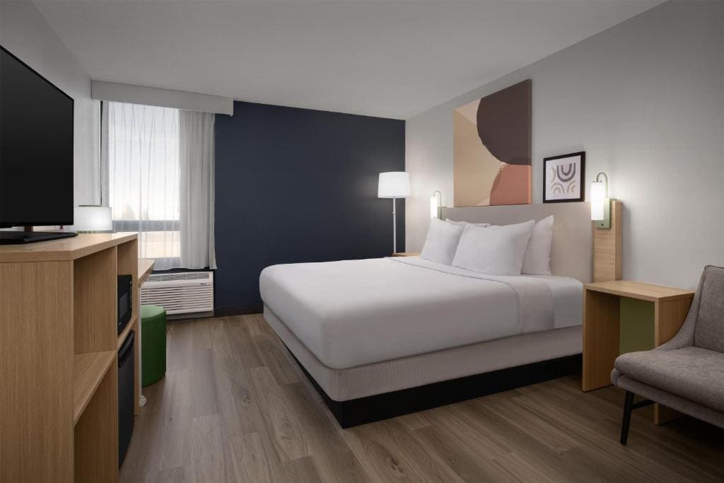 Spark by Hilton Denver East I 70 - View 7