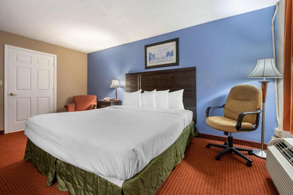 Dutchland Motel - View 2