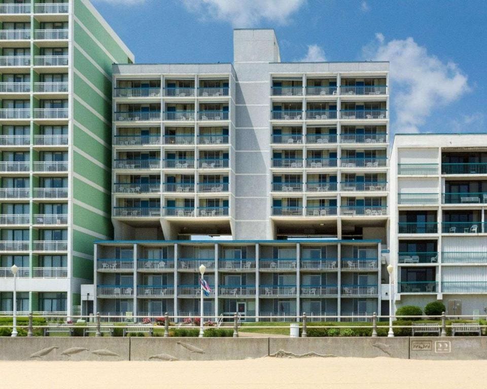 Seaview Hotel - Main view