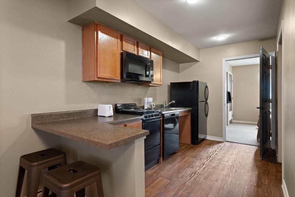 Eagle's Den Suites Carrizo Springs a Travelodge by Wyndham - View 7