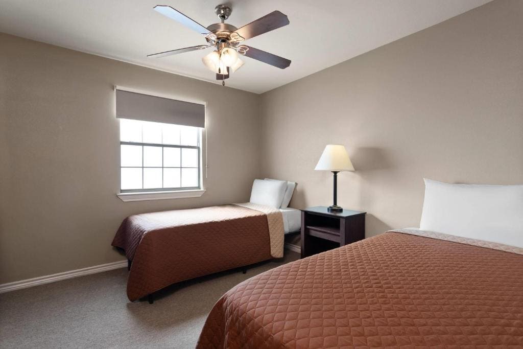 Eagle's Den Suites Carrizo Springs a Travelodge by Wyndham - View 2