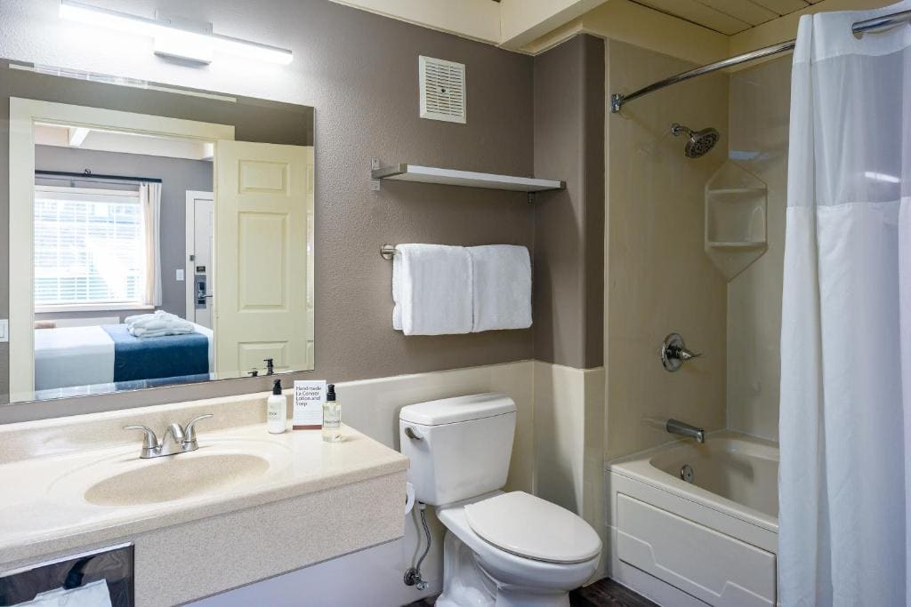 Earthbox Inn & Spa - View 3