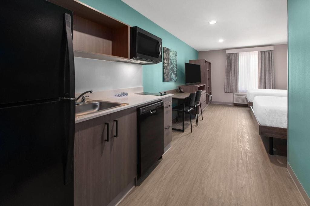 ECHO Suites Extended Stay by Wyndham Fort Worth Alliance - View 4