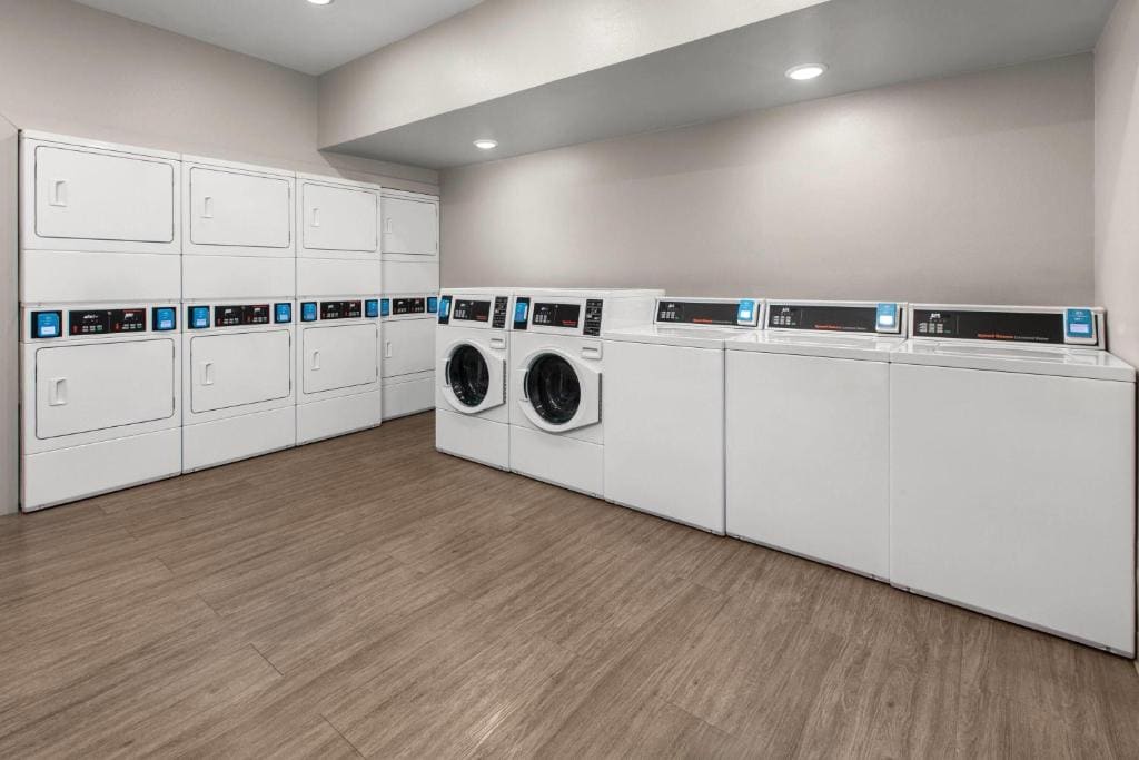 ECHO Suites Extended Stay by Wyndham Fort Worth Alliance - View 2