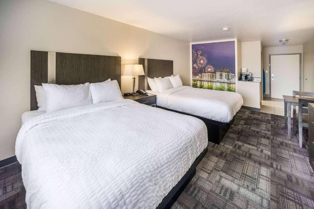 AmericInn by Wyndham Green Bay Near Stadium - View 7