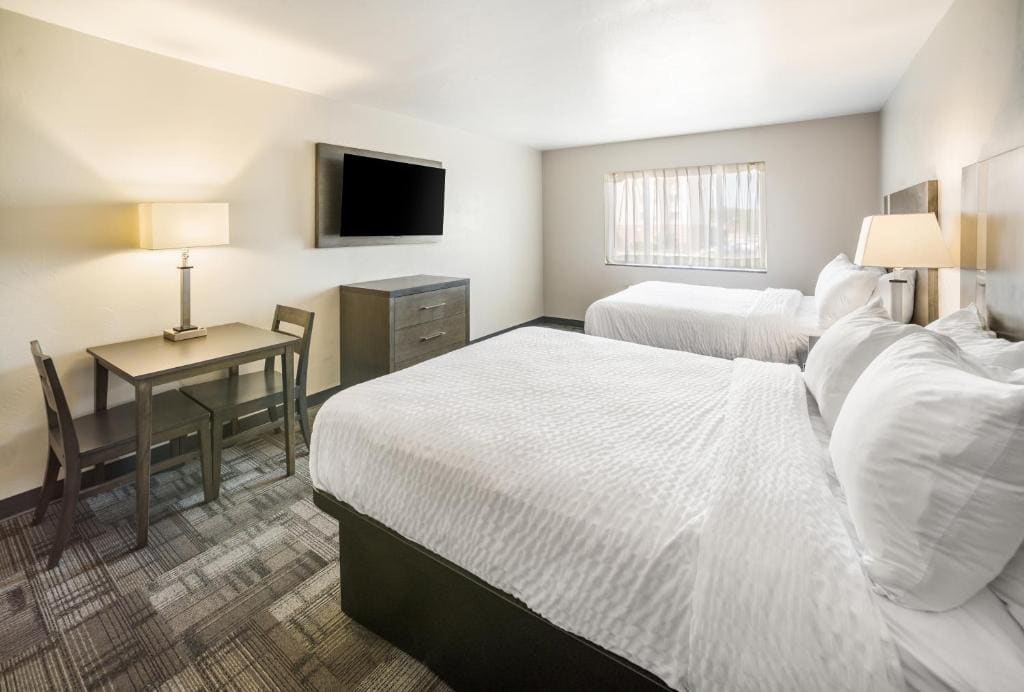 AmericInn by Wyndham Green Bay Near Stadium - View 5