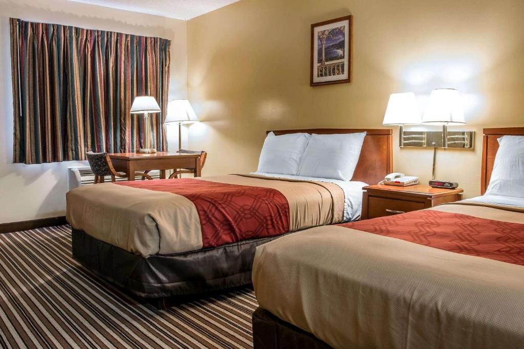 Econo Lodge Paw Paw - View 2
