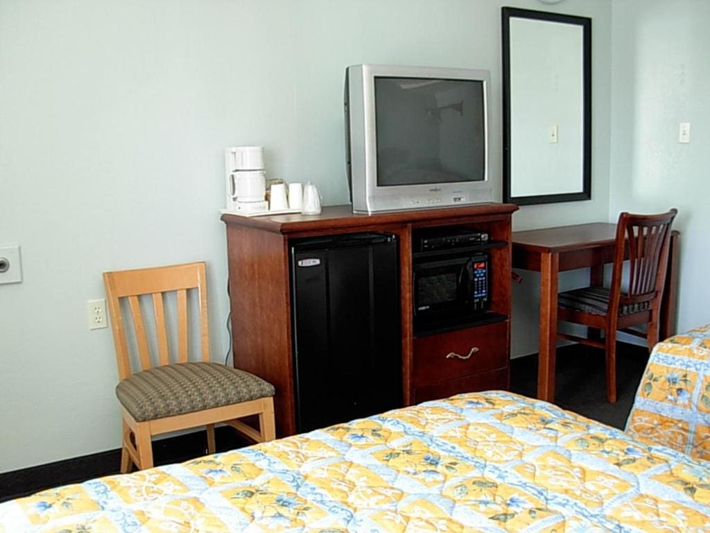 Economy Inn - View 7