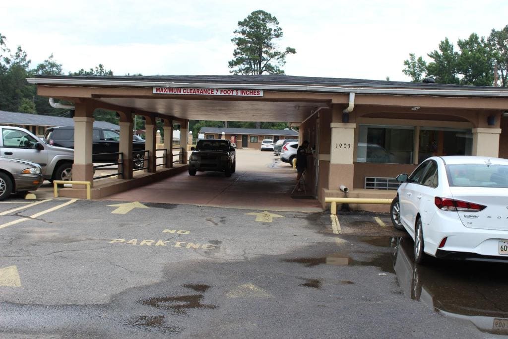 Evergreen Inn and R.V. - View 5