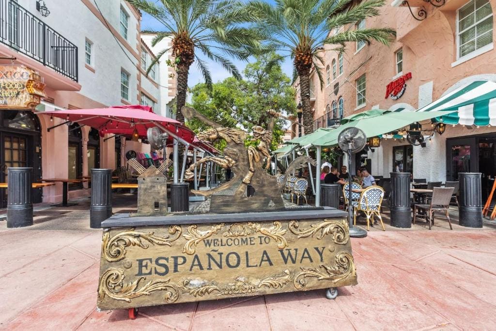 Kasa El Paseo Miami Beach - View 4