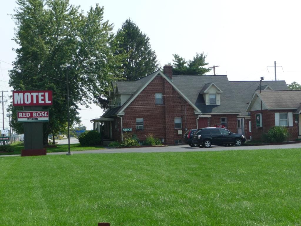 Red Rose Motel - Main view