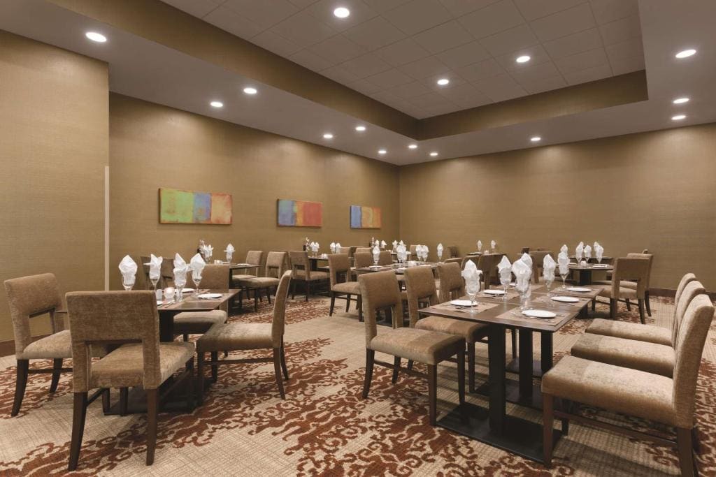 Embassy Suites by Hilton Akron Canton Airport - View 4